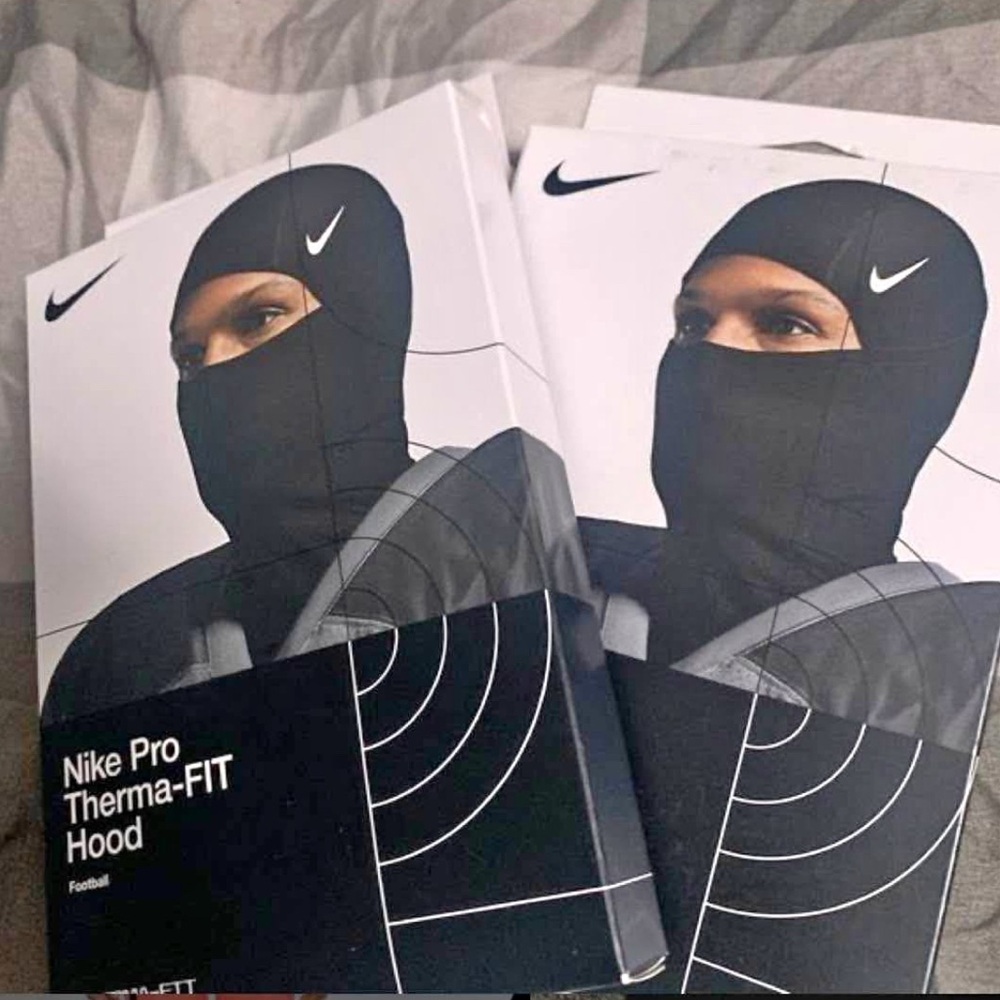 Nike Therma-FIT Hood in Black